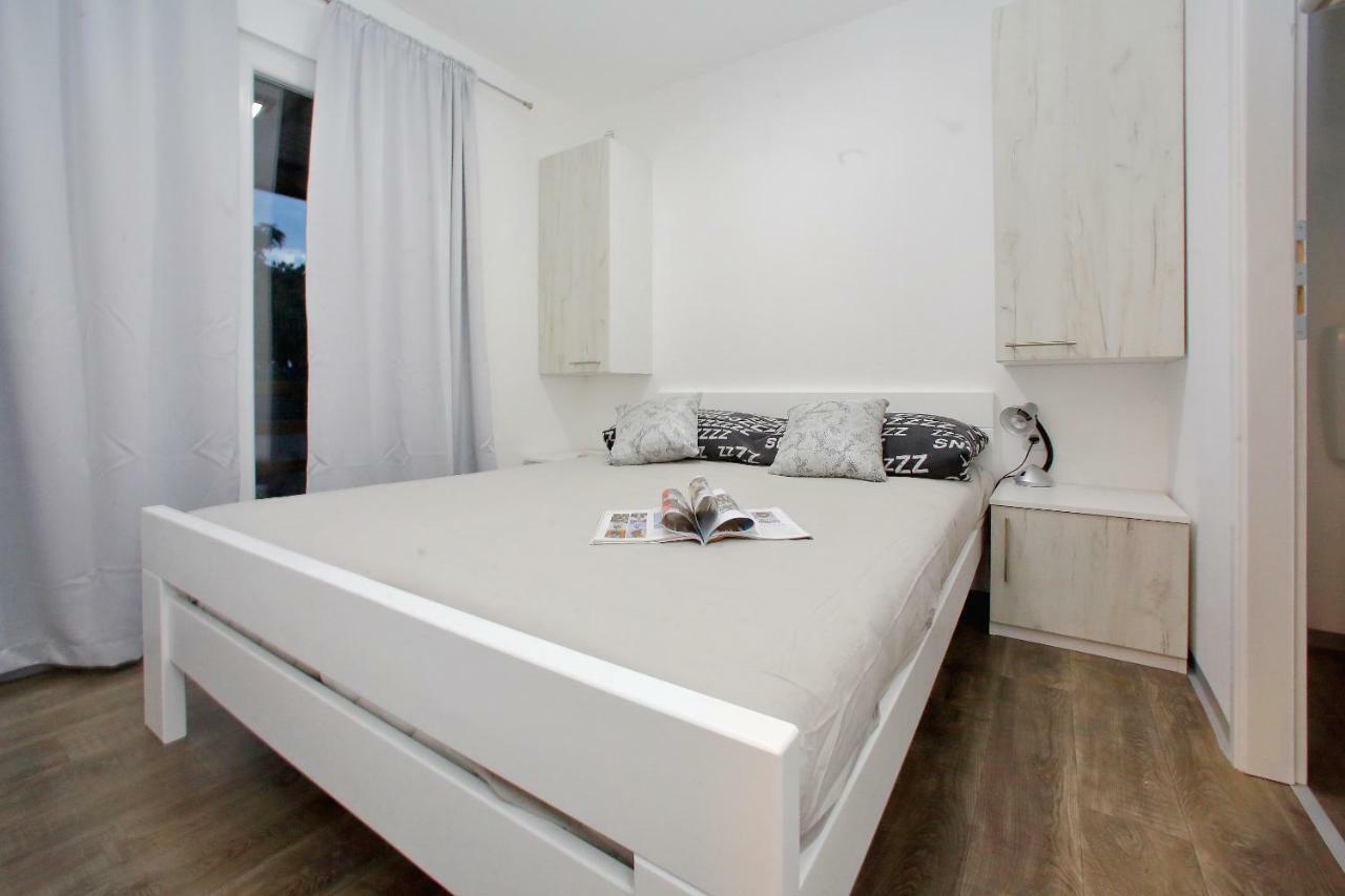 Mobile Homes Olive And Sea Bibinje Extérieur photo